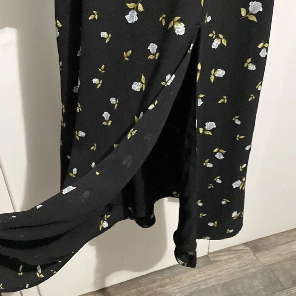 Forever 21 Black with baby blue flowers midi dress - Picture 3 of 5